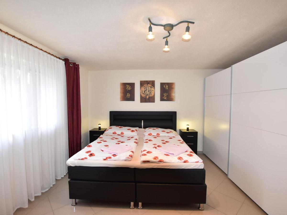 Modern Apartment In Kroepelin With Garden Pokój zdjęcie